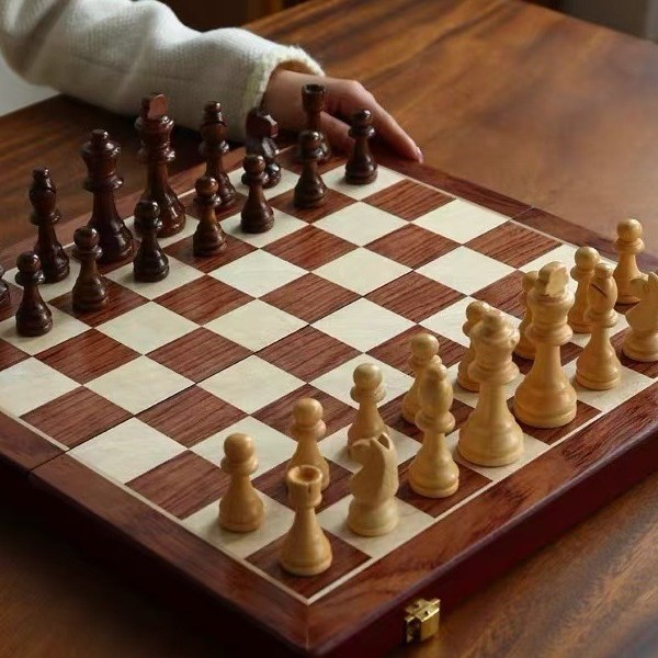 Juego de ajedrez magnético de  - Board Game Queen reseña y precio
